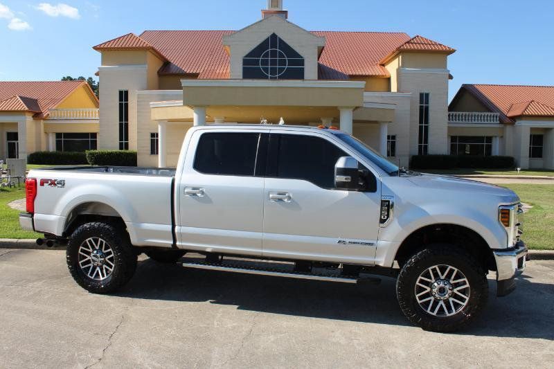 Used 2017 Ford F250 Lariat w/ Lariat Value Package AWD/4WD image 2