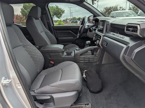 Used 2025 Toyota Tacoma SR AWD/4WD image 32