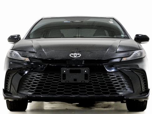 Used 2026 Toyota Camry SE image 2