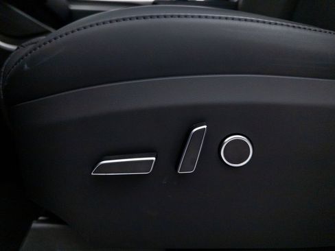 Used 2022 Tesla Model X image 23