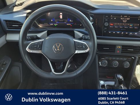Certified 2023 Volkswagen Taos SE image 12