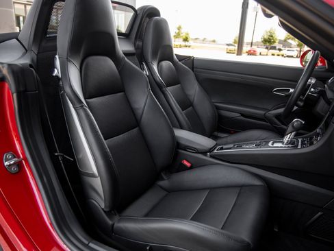 Certified 2023 Porsche 718 Boxster RWD image 36