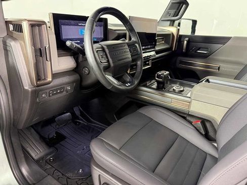 Used 2024 GMC Hummer EV 3X w/ LPO, Illumination Package image 18