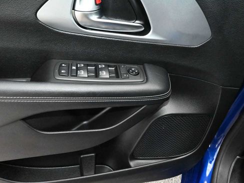 Used 2019 Chrysler Pacifica Touring-L Plus w/ Advanced Safetytec Group FWD image 12