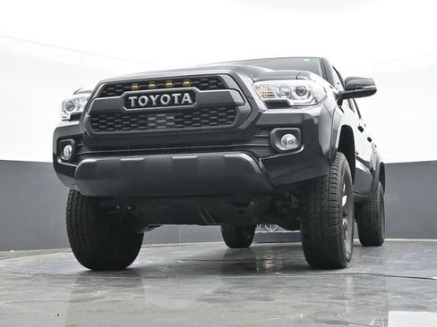 Used 2022 Toyota Tacoma SR5 w/ Technology Package AWD/4WD image 56