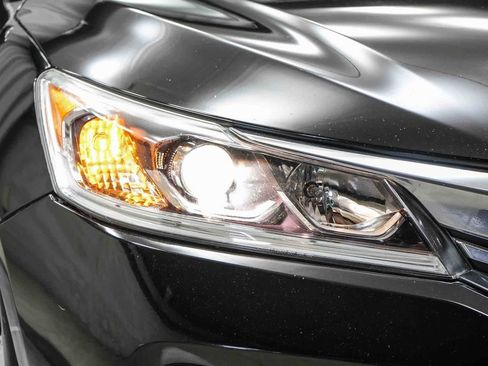 Used 2017 Honda Accord LX image 4