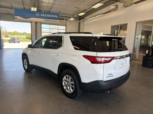 Used 2020 Chevrolet Traverse LT FWD image 3