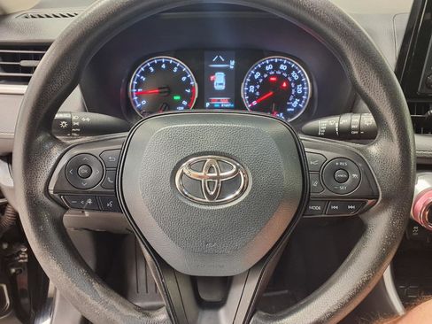 Used 2022 Toyota RAV4 XLE FWD image 21
