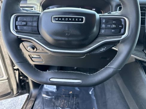 Used 2022 Jeep Wagoneer Series II AWD/4WD image 18