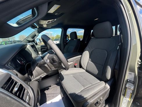 New 2026 RAM 1500 4x4 Crew Cab image 13