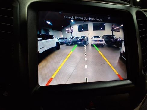 Certified 2016 Jeep Cherokee Latitude w/ Cold Weather Group image 21