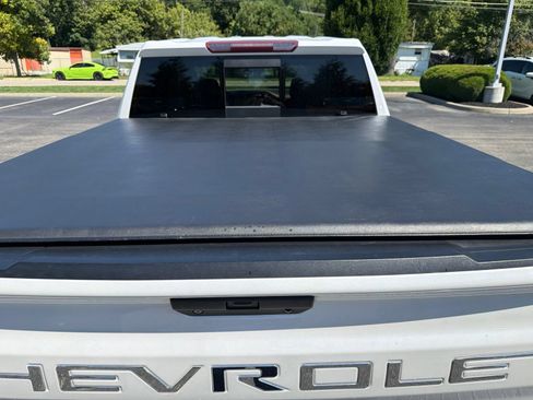 Used 2019 Chevrolet Silverado 1500 High Country w/ Z71 Off-Road Package AWD/4WD image 10