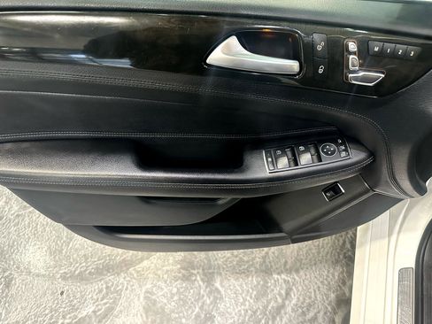 Used 2018 Mercedes-Benz GLE 43 AMG 4MATIC w/ Night Package image 10