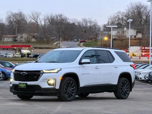 Used 2023 Chevrolet Traverse RS AWD/4WD image 4