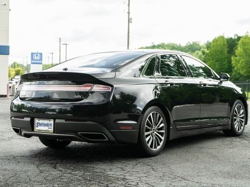 Used 2020 Lincoln MKZ image 11