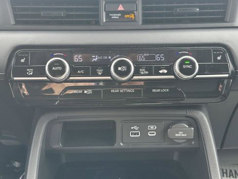 New 2025 Honda Pilot Touring image 21