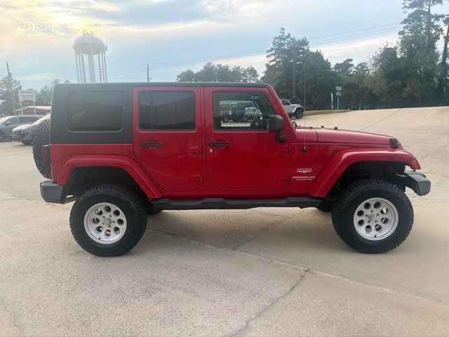 Used 2010 Jeep Wrangler Unlimited Sahara w/ Dual Top Group AWD/4WD image 5