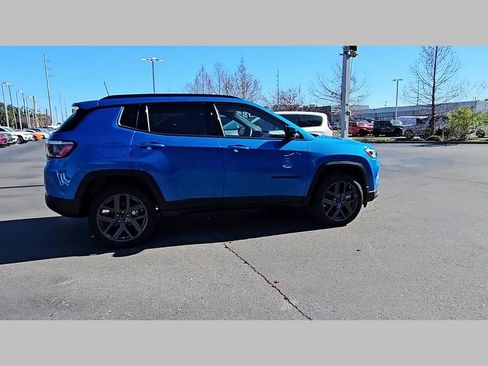 New 2026 Jeep Compass Latitude AWD/4WD image 32