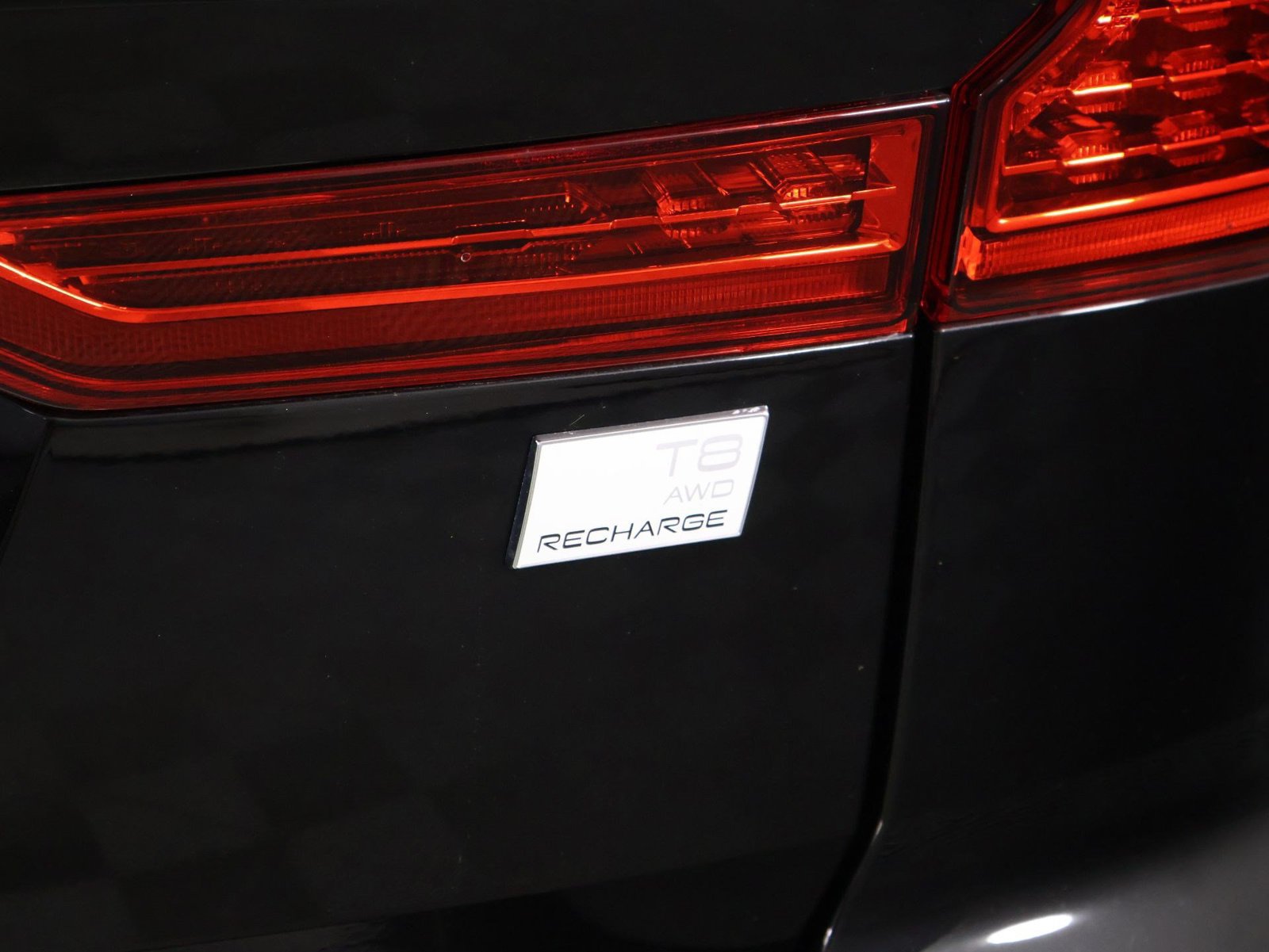 Used 2023 Volvo XC60 T8 Ultimate w/ Protection Package Premier AWD/4WD image 19
