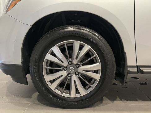 Used 2020 Nissan Pathfinder SL AWD/4WD image 7