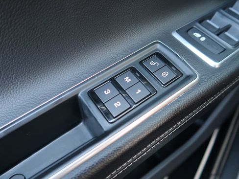 Used 2016 Jaguar XF R-Sport RWD image 30