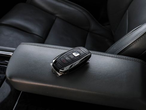 Used 2018 Lincoln Navigator Reserve w/ Technology Package image 75