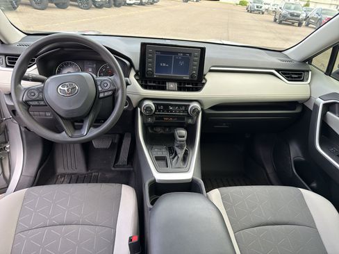 Certified 2022 Toyota RAV4 XLE w/ Convenience Package FWD image 13