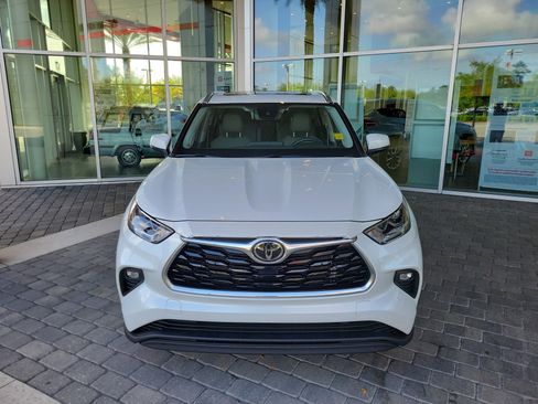 Used 2022 Toyota Highlander Limited image 9