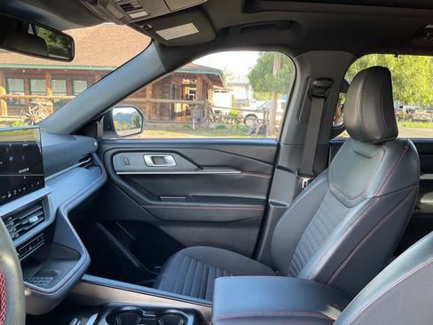 Used 2025 Ford Explorer ST-Line w/ Premium Package image 46