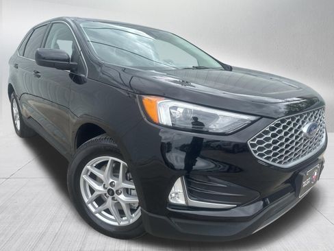 Used 2024 Ford Edge SEL w/ Convenience Package AWD/4WD image 3