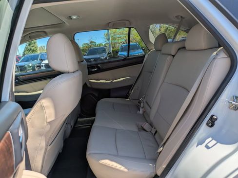 Used 2018 Subaru Outback 2.5i Limited image 14