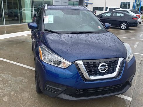 Used 2018 Nissan Kicks SV w/ Exterior Electronics Package FWD image 16