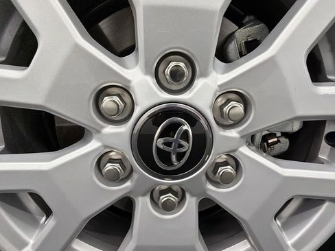 Certified 2026 Toyota Tacoma SR5 AWD/4WD image 17