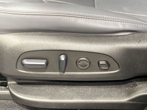 Used 2024 Buick Enclave Premium image 14