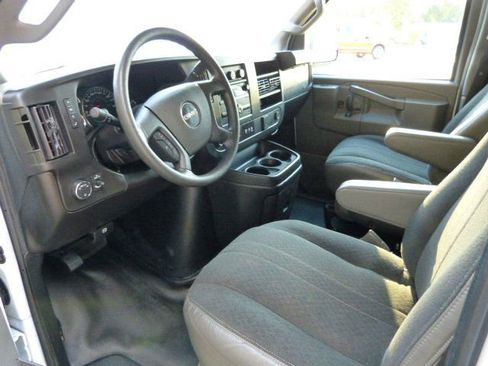 Used 2023 GMC Savana 2500 w/ Driver Convenience Package image 28