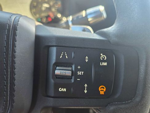 Used 2022 Land Rover Defender 110 V8 image 32