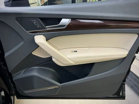 Used 2019 Audi Q5 Prestige w/ Prestige Package image 31