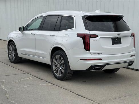 Used 2024 Cadillac XT6 Premium Luxury AWD/4WD image 7