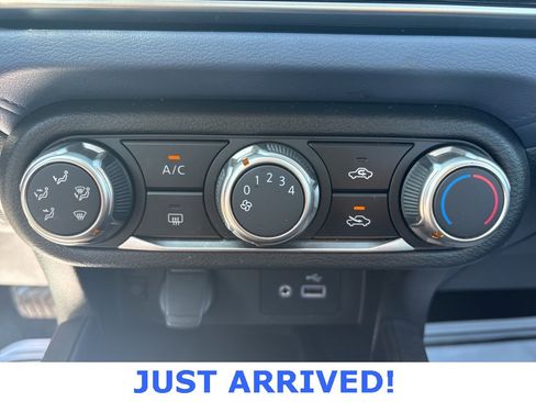 Used 2023 Nissan Versa SV image 13