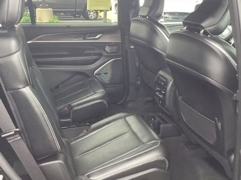 Used 2021 Jeep Grand Cherokee L Overland w/ Luxury Tech Group IV AWD/4WD image 26