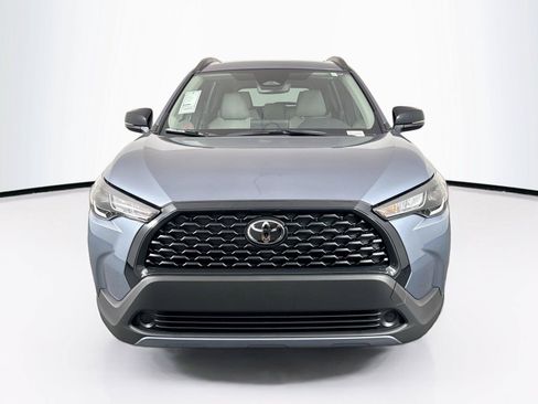 Certified 2025 Toyota Corolla Cross LE w/ Moonroof Package FWD image 8