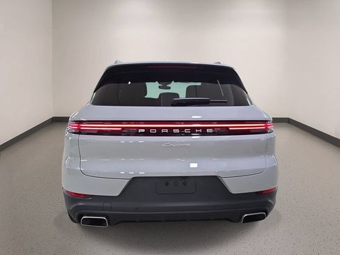 Certified 2026 Porsche Cayenne AWD/4WD image 6