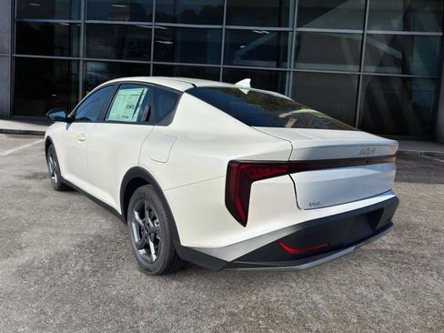 New 2026 Kia K4 LXS image 7