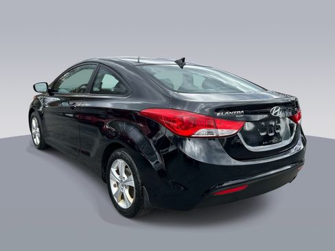 Used 2013 Hyundai Elantra FWD image 5
