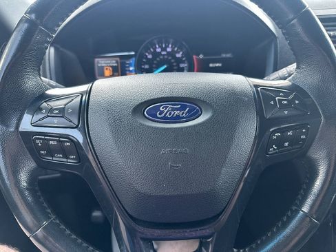 Used 2018 Ford Explorer XLT w/ Equipment Group 201A AWD/4WD image 14
