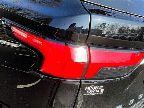 Certified 2024 Toyota Sequoia Capstone image 28