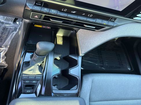 Used 2025 Toyota Camry LE image 28