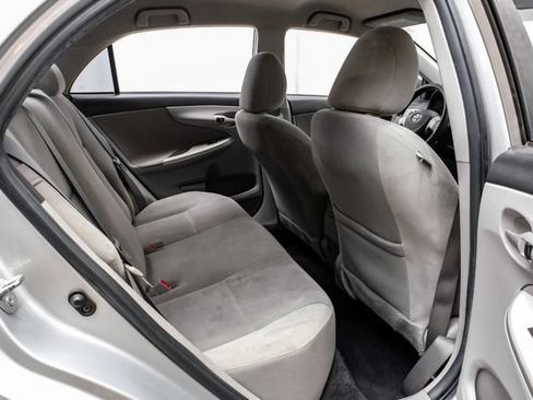 Used 2012 Toyota Corolla LE FWD image 33
