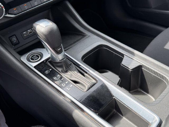 Used 2024 Nissan Sentra SV FWD image 25