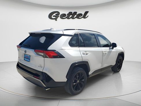 Used 2023 Toyota RAV4 SE w/ Convenience Package AWD/4WD image 5